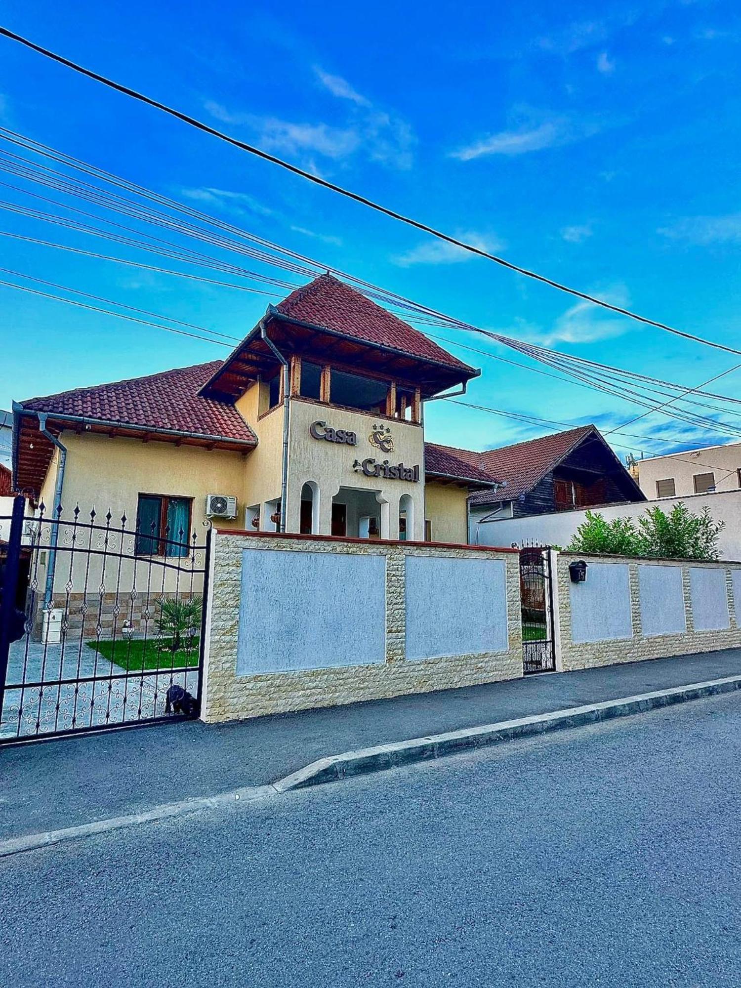 Casa Cristal Târgu Jiu Exterior foto